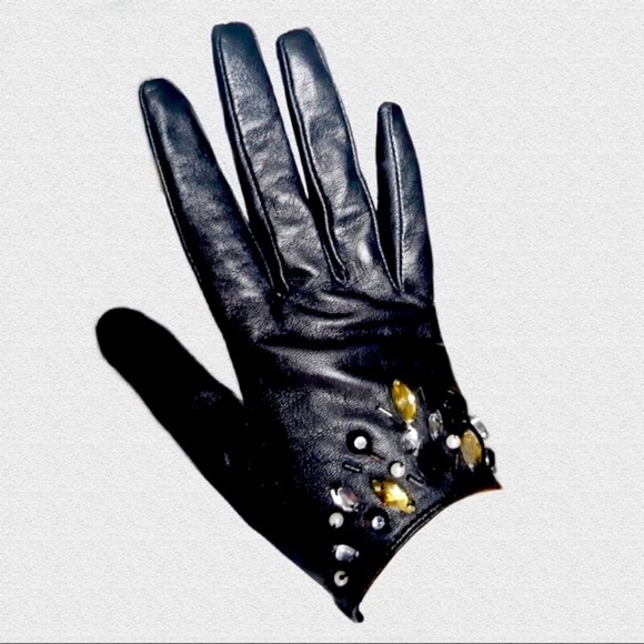 SIZE S/M LEATHER FOREVER NEW Black  Gloves Embellished with Crystals NWOT - Picture 6 of 7